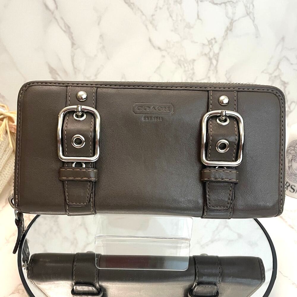 COACH Zoe Double Buckle Leather Grey Brown Accordion Zip Wallet GUC